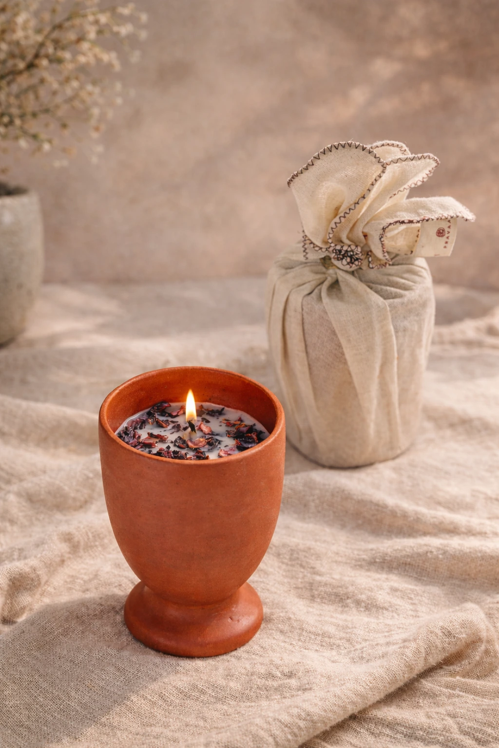 Rowan British Rose Sandalwood Soy Candle 5 CAN003 SR L LF 4