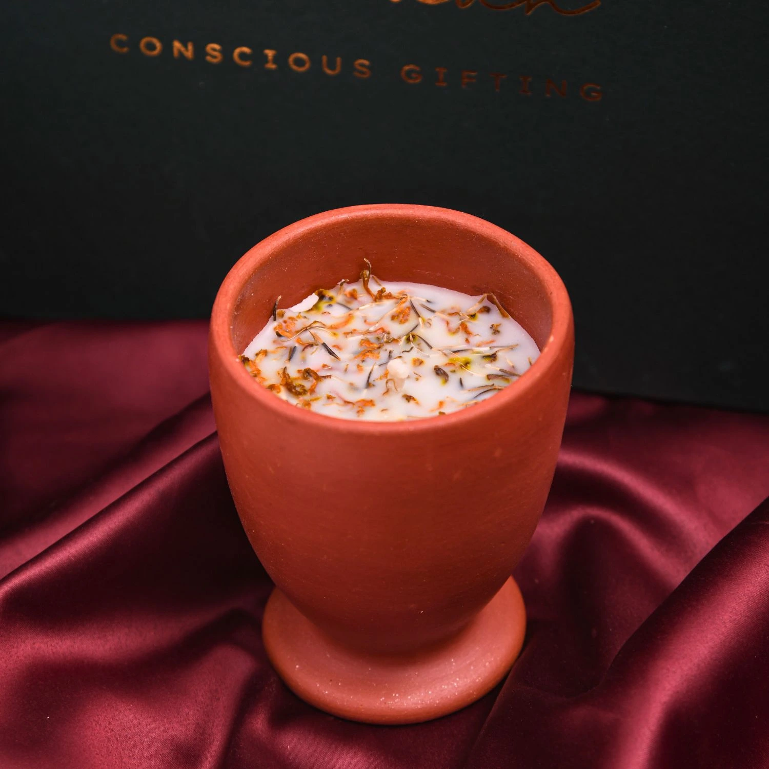 Pachva Oud and Amber Soy Candle 3 Pachva Oud and Amber Soy Candle (3)