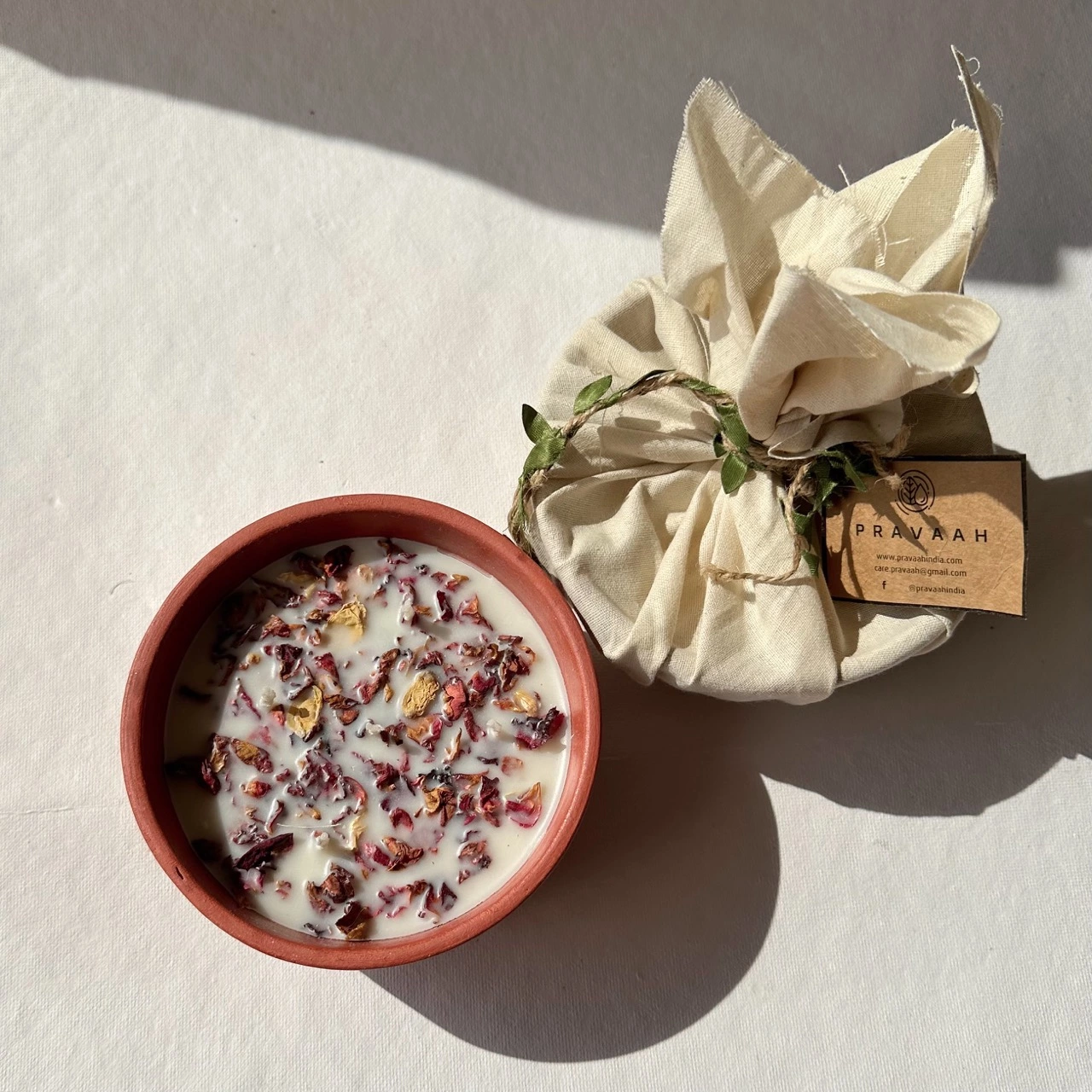 Rowan Sandalwood Soy Candle Signature Size 3 Rowan Sandalwood Soy Candle XL (1)